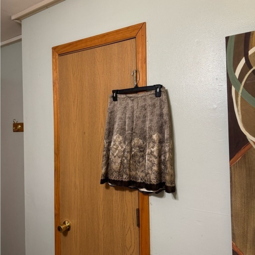 T Tahari Size 2 w/Animal & Paisley Print 100% Silk Above-Knee A-Line Skirt - EUC